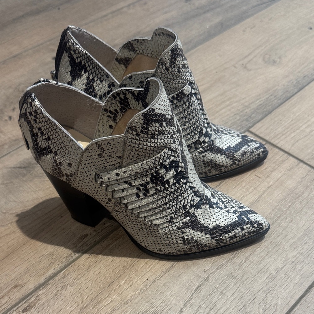 Vince Camuto Black and Gray Snakeskin Heeled Boots